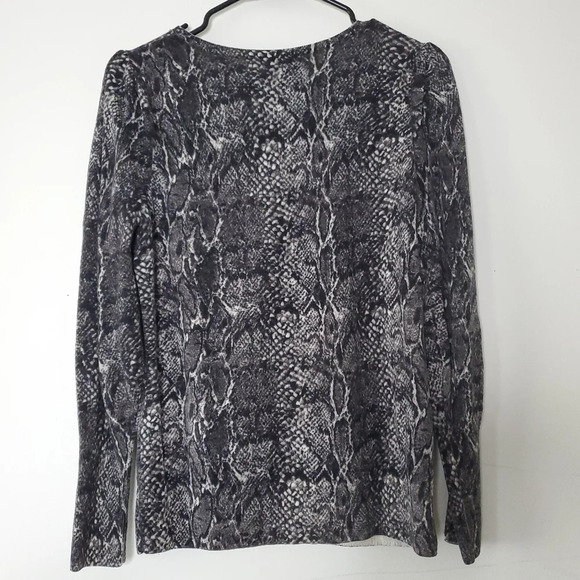 Talbots Pure Merino Wool Sweater Size M Snake Print Long Sleeves Lightweight Top - Picture 9 of 10